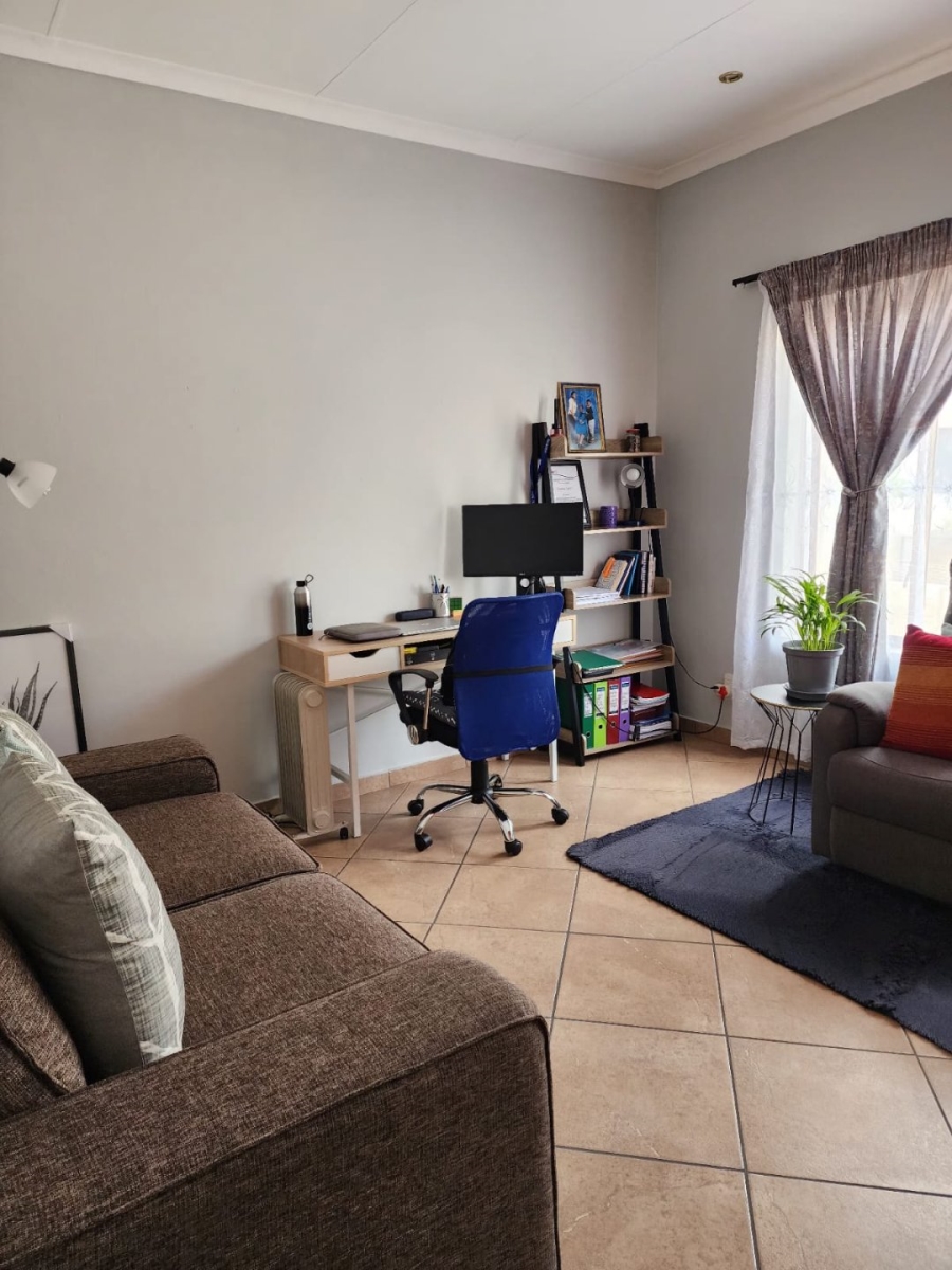 2 Bedroom Property for Sale in Sonneveld Gauteng