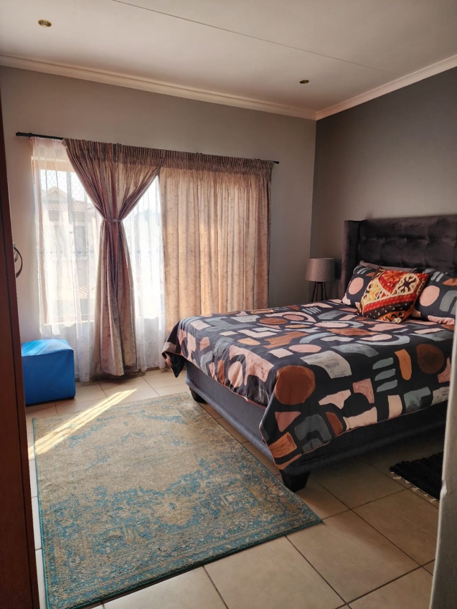 2 Bedroom Property for Sale in Sonneveld Gauteng