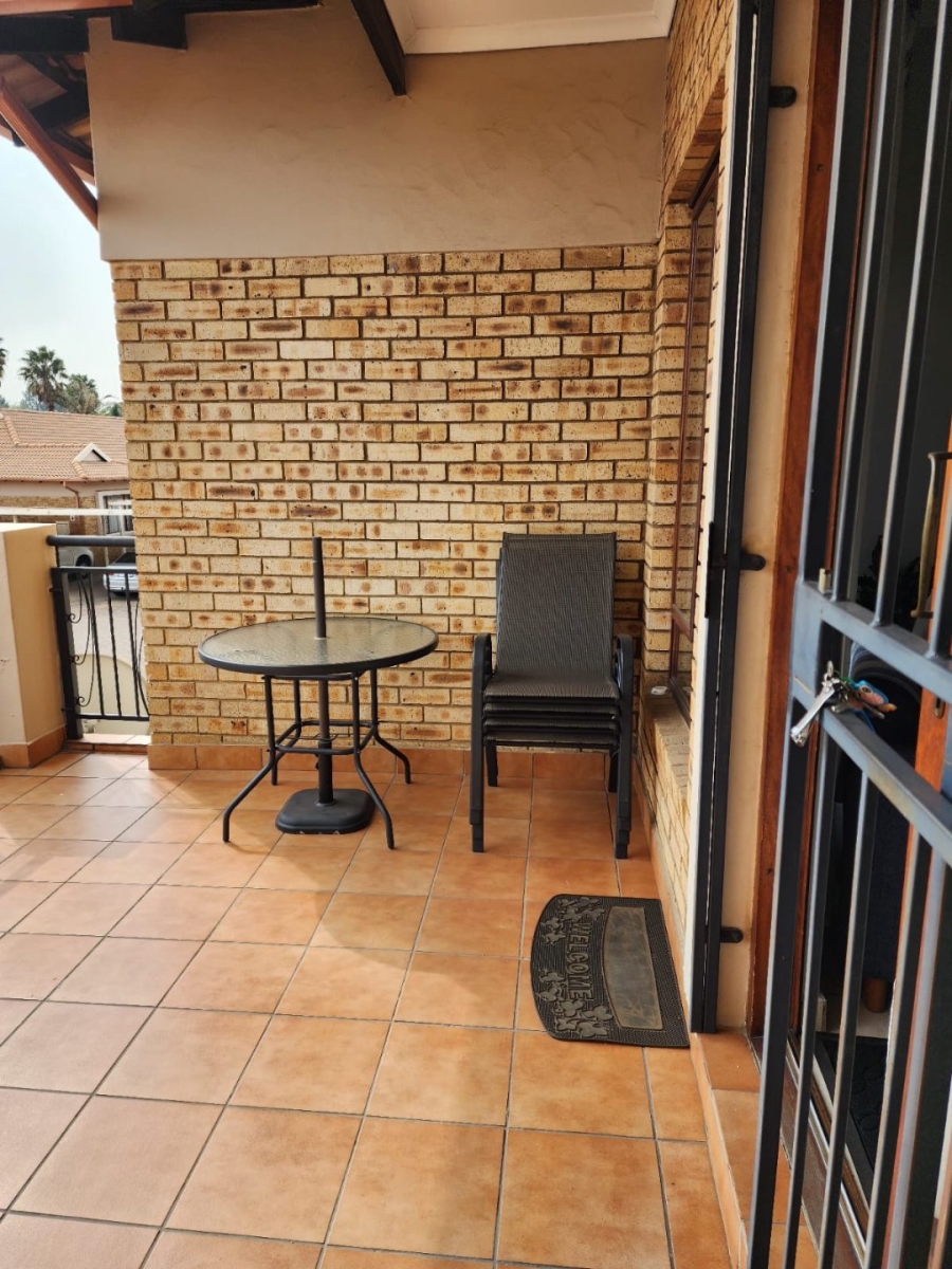 2 Bedroom Property for Sale in Sonneveld Gauteng