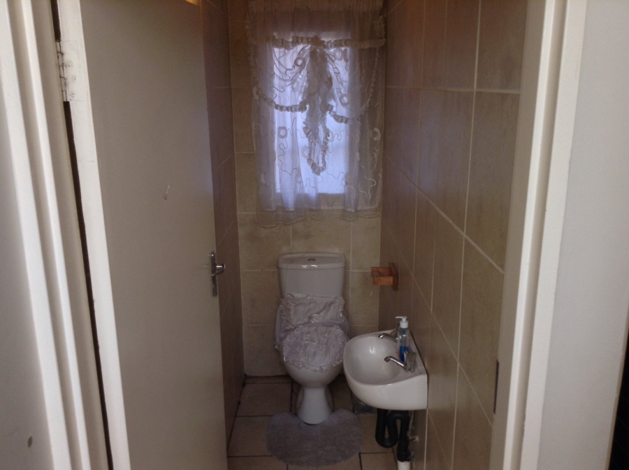 2 Bedroom Property for Sale in Vanderbijlpark CW 5 Gauteng