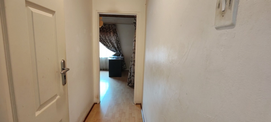 5 Bedroom Property for Sale in Laudium Gauteng