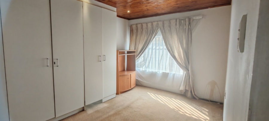 5 Bedroom Property for Sale in Laudium Gauteng