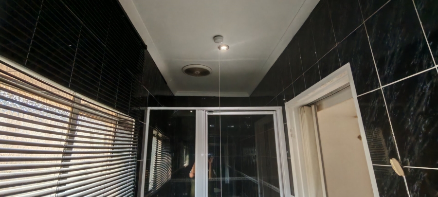 5 Bedroom Property for Sale in Laudium Gauteng