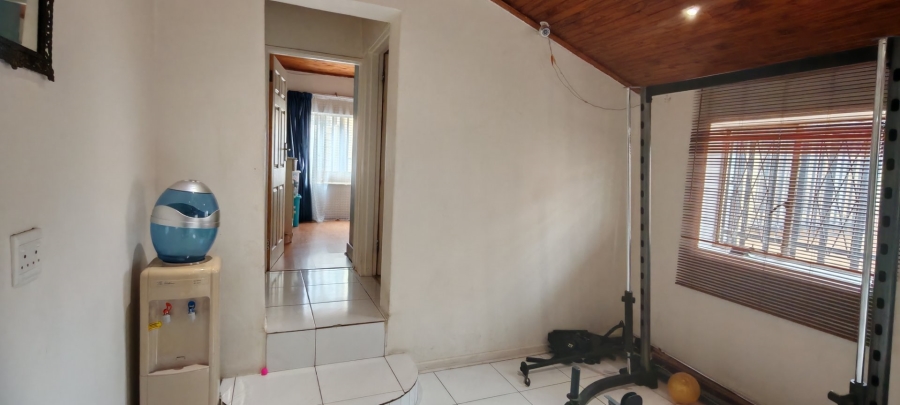 5 Bedroom Property for Sale in Laudium Gauteng