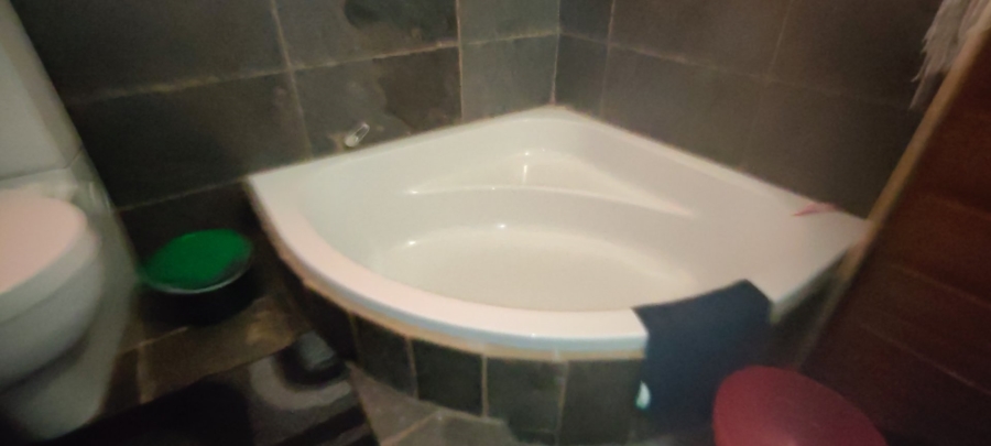 5 Bedroom Property for Sale in Laudium Gauteng