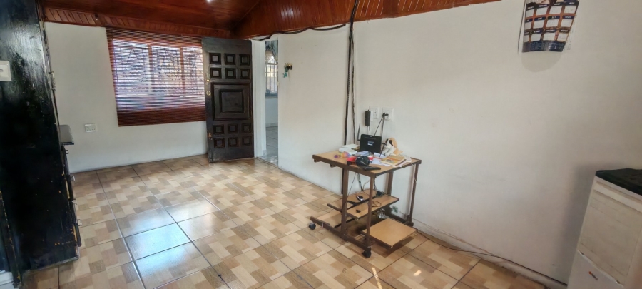 5 Bedroom Property for Sale in Laudium Gauteng