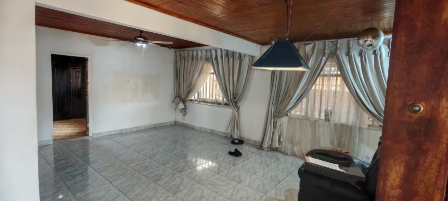 5 Bedroom Property for Sale in Laudium Gauteng