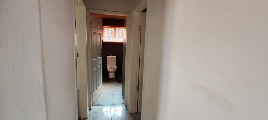 5 Bedroom Property for Sale in Laudium Gauteng