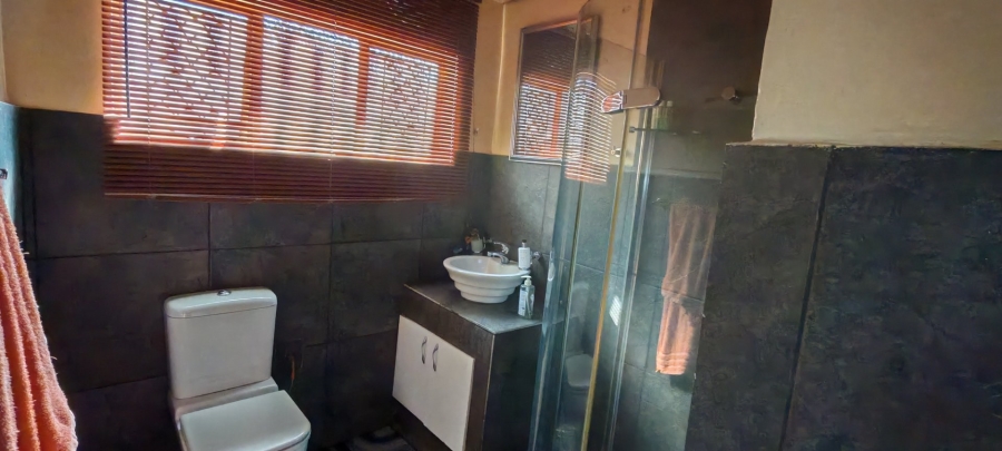 5 Bedroom Property for Sale in Laudium Gauteng
