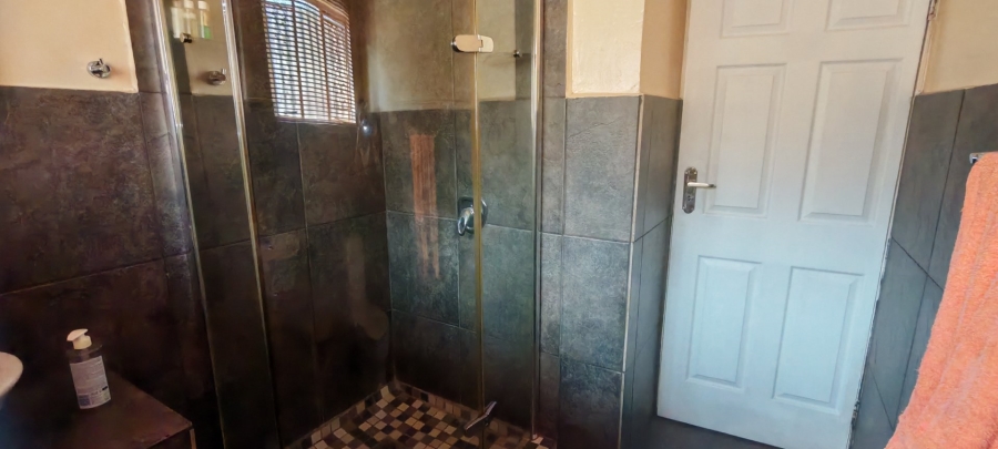 5 Bedroom Property for Sale in Laudium Gauteng