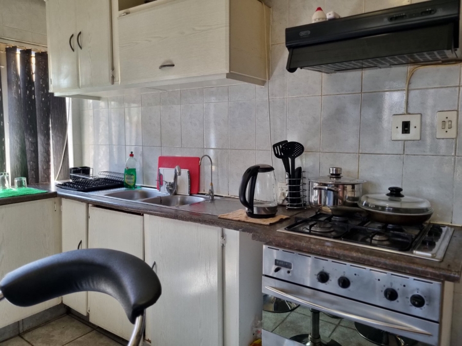 5 Bedroom Property for Sale in Laudium Gauteng