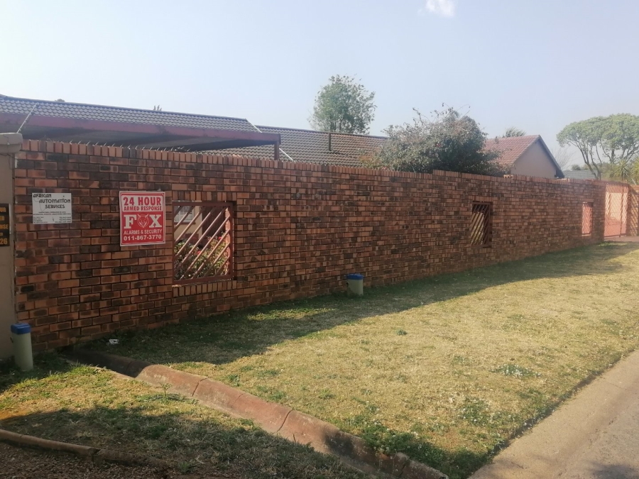 4 Bedroom Property for Sale in Verwoerdpark Gauteng