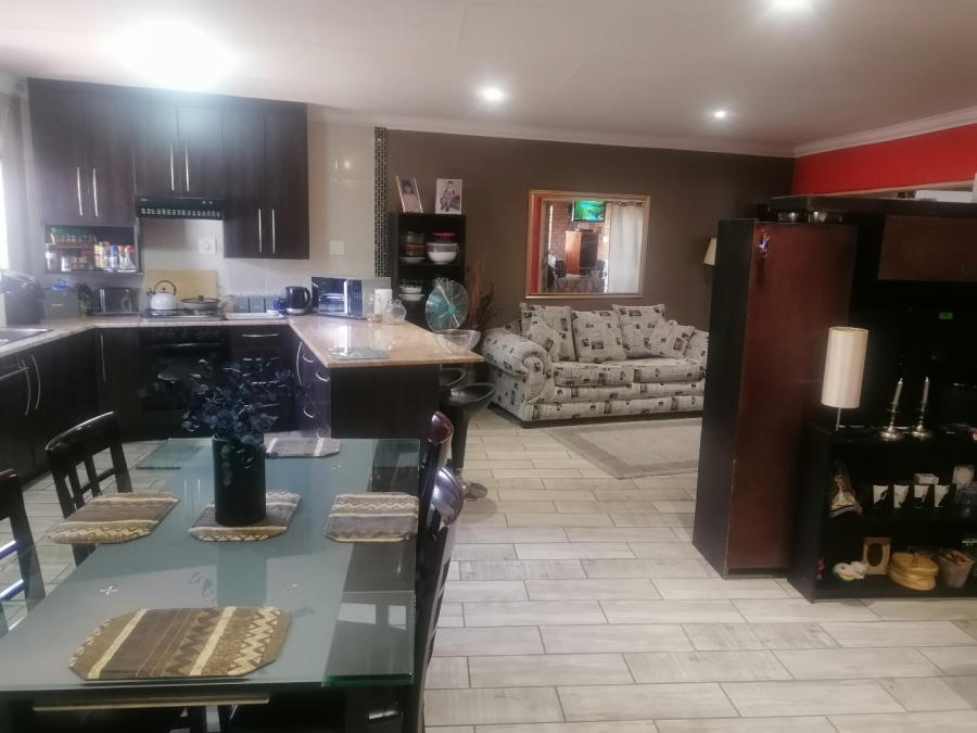 4 Bedroom Property for Sale in Verwoerdpark Gauteng