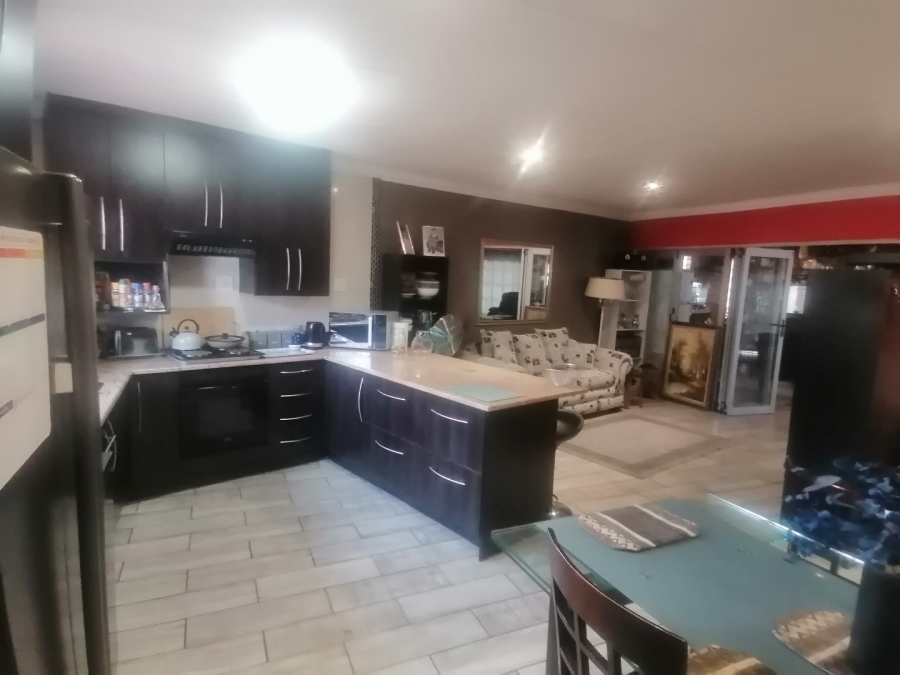 4 Bedroom Property for Sale in Verwoerdpark Gauteng