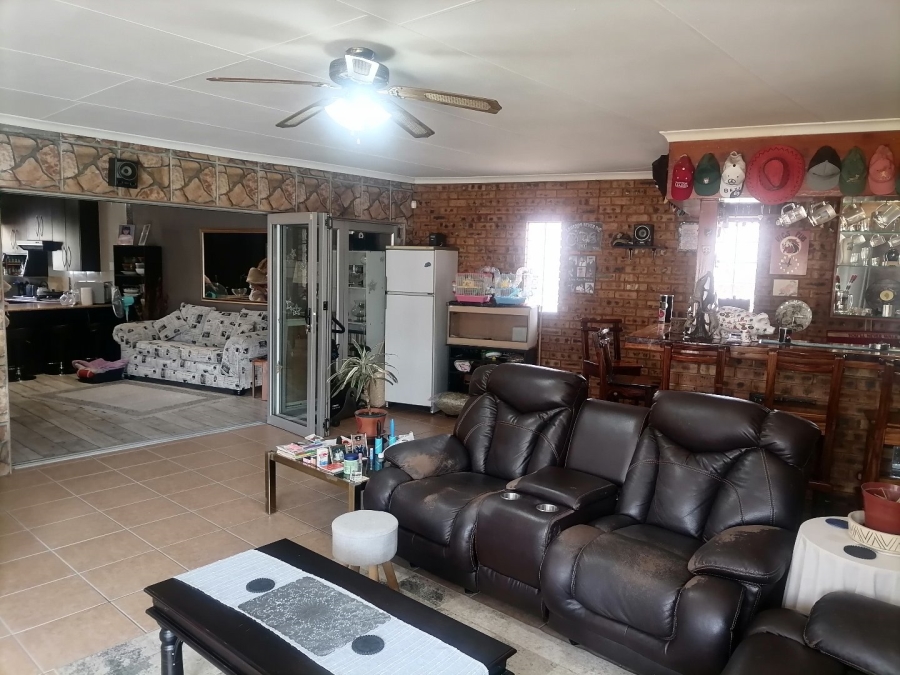 4 Bedroom Property for Sale in Verwoerdpark Gauteng