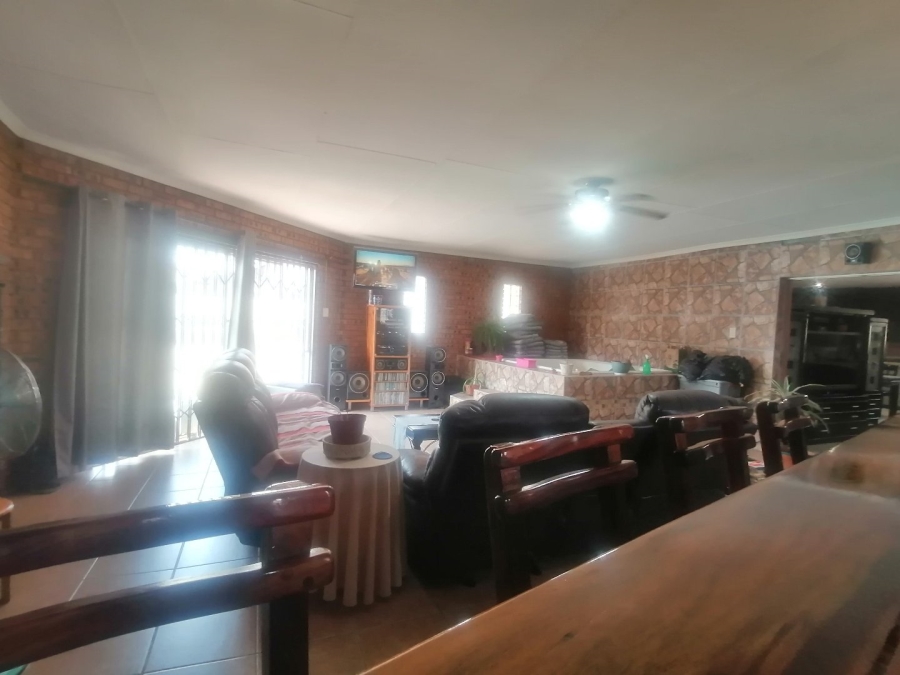 4 Bedroom Property for Sale in Verwoerdpark Gauteng
