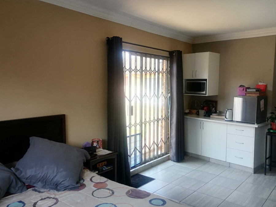 4 Bedroom Property for Sale in Verwoerdpark Gauteng
