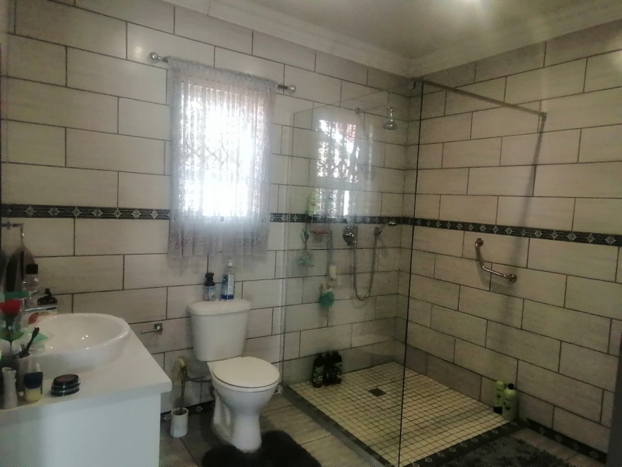 4 Bedroom Property for Sale in Verwoerdpark Gauteng