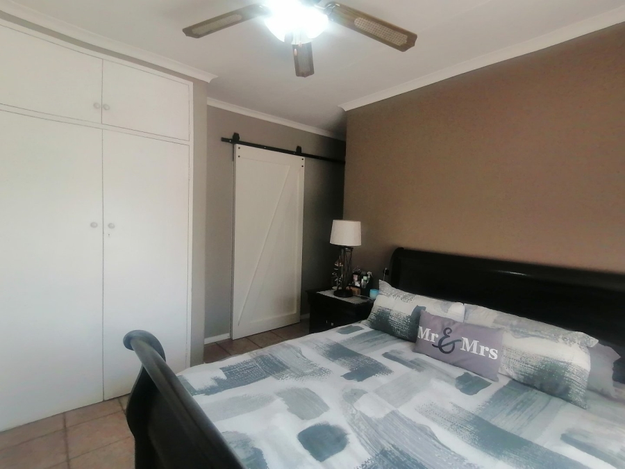 4 Bedroom Property for Sale in Verwoerdpark Gauteng
