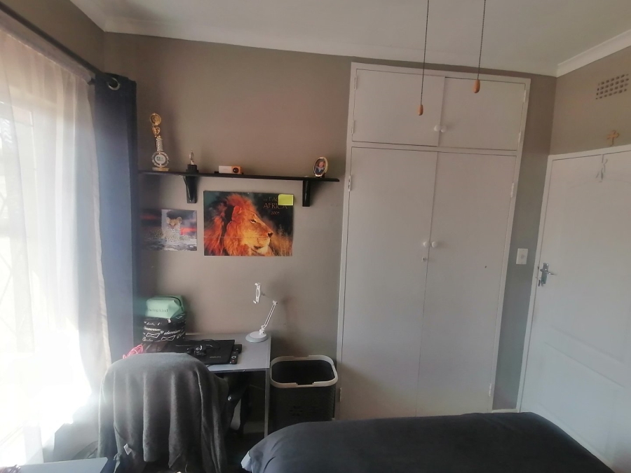 4 Bedroom Property for Sale in Verwoerdpark Gauteng