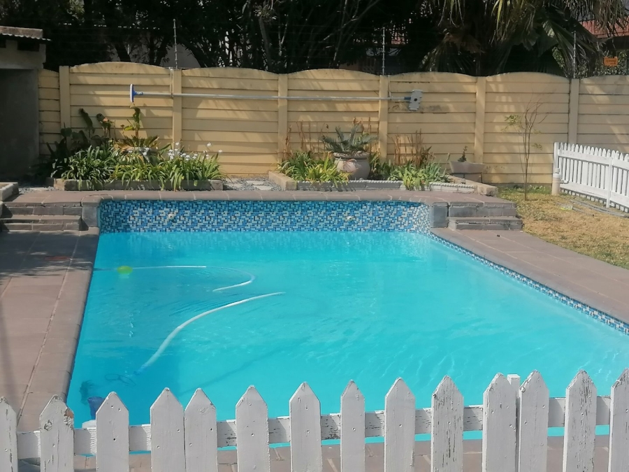 4 Bedroom Property for Sale in Verwoerdpark Gauteng
