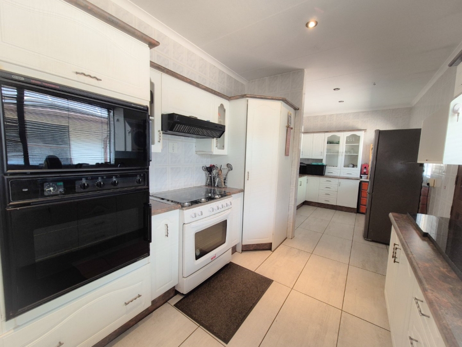 3 Bedroom Property for Sale in Flora Gardens Gauteng