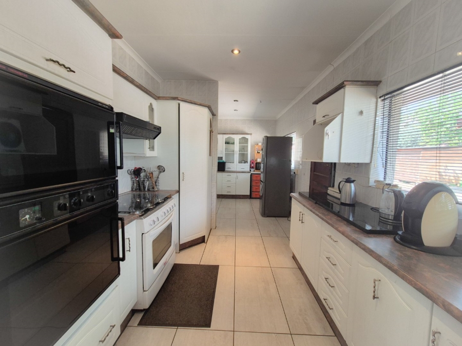 3 Bedroom Property for Sale in Flora Gardens Gauteng