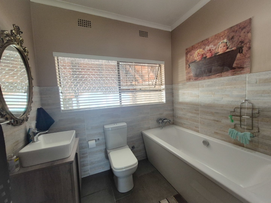 3 Bedroom Property for Sale in Flora Gardens Gauteng