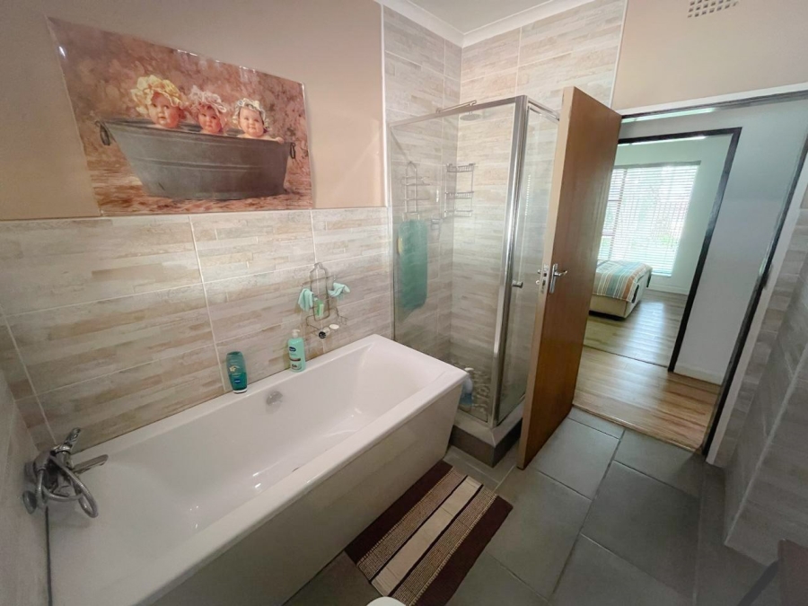 3 Bedroom Property for Sale in Flora Gardens Gauteng