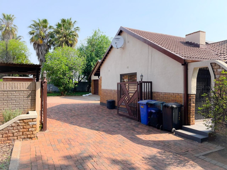 3 Bedroom Property for Sale in Flora Gardens Gauteng