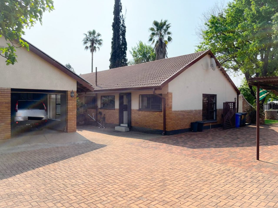 3 Bedroom Property for Sale in Flora Gardens Gauteng