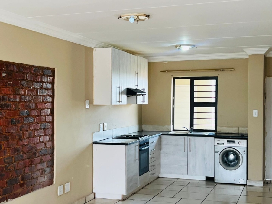2 Bedroom Property for Sale in Wychwood Gauteng