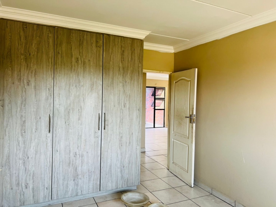 2 Bedroom Property for Sale in Wychwood Gauteng