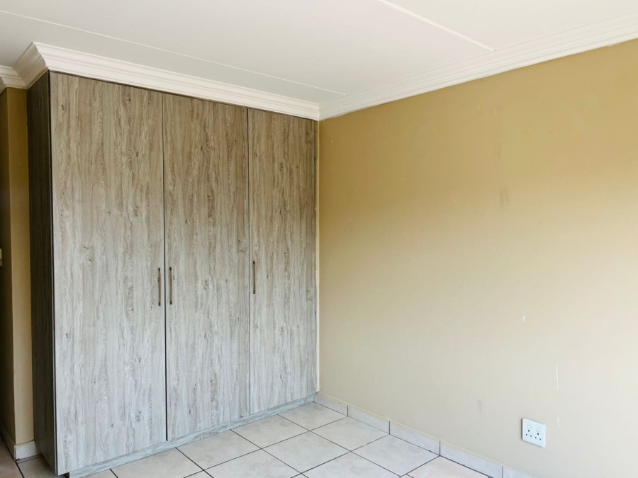 2 Bedroom Property for Sale in Wychwood Gauteng