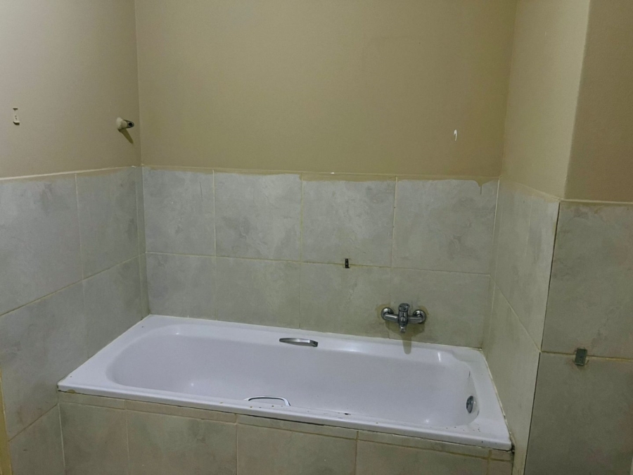2 Bedroom Property for Sale in Wychwood Gauteng