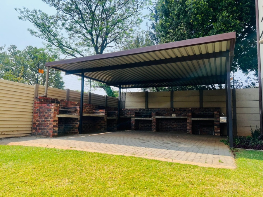 2 Bedroom Property for Sale in Wychwood Gauteng