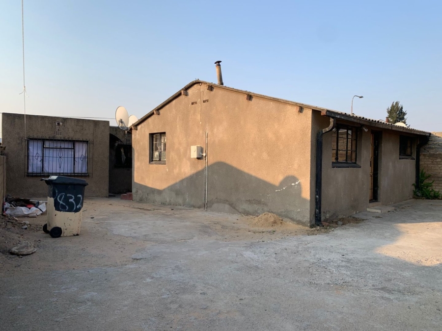 2 Bedroom Property for Sale in Diepkloof Zone 1 Gauteng