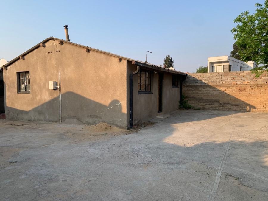 2 Bedroom Property for Sale in Diepkloof Zone 1 Gauteng
