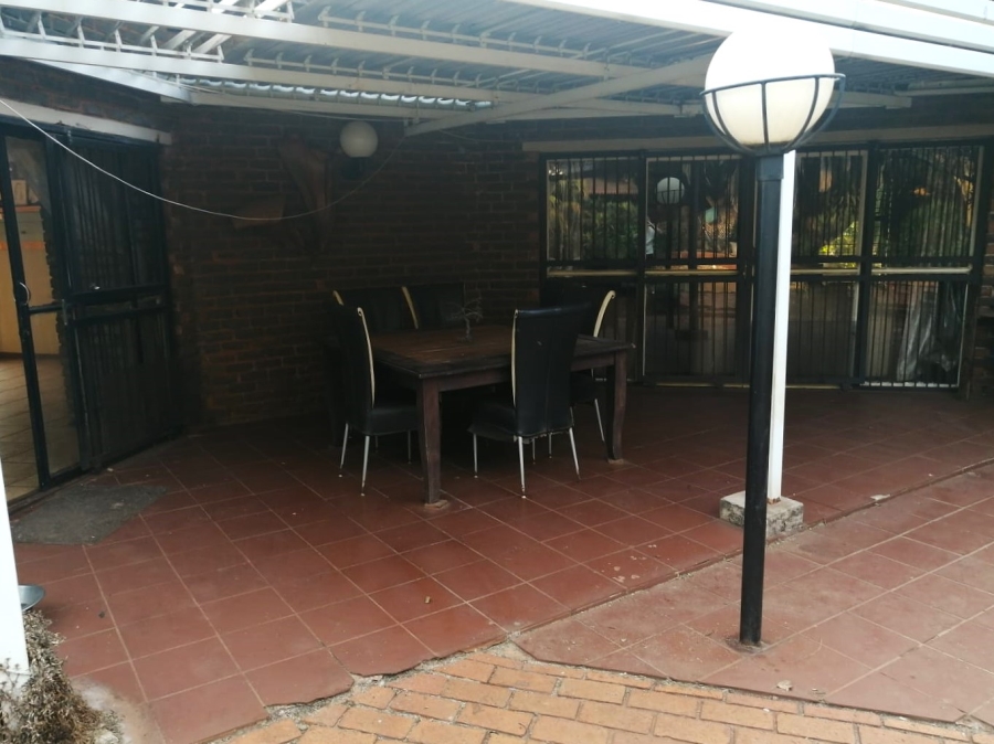 4 Bedroom Property for Sale in Wierda Park Gauteng