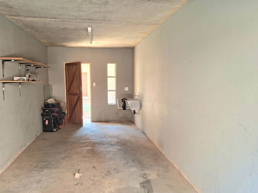 1 Bedroom Property for Sale in Silver Lakes Gauteng