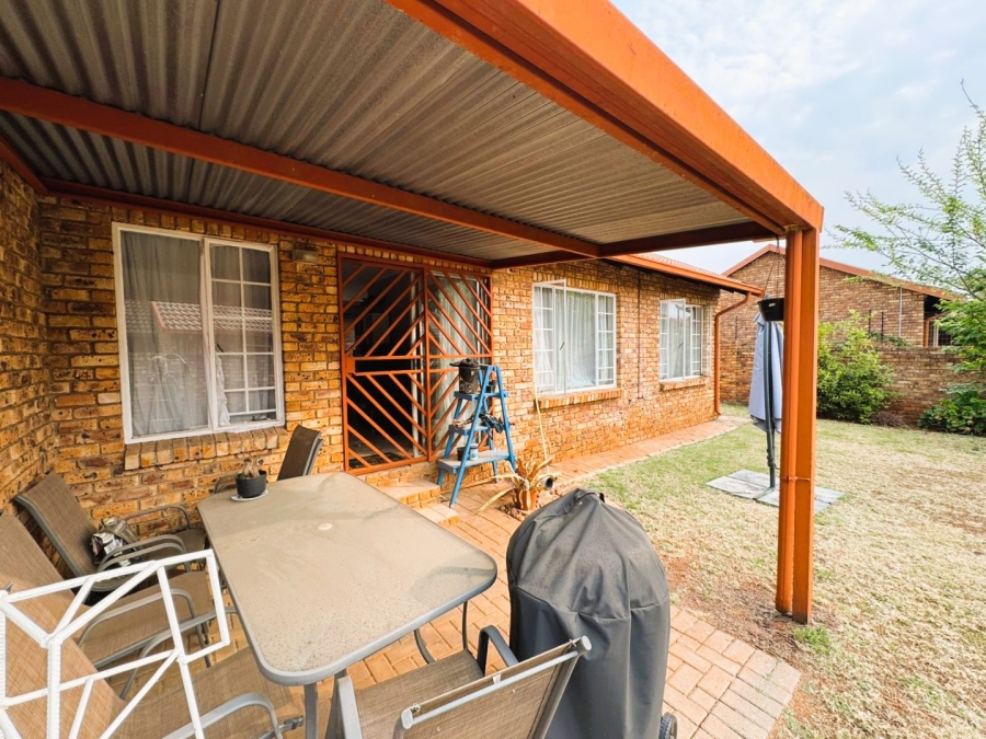 2 Bedroom Property for Sale in Amberfield Gauteng