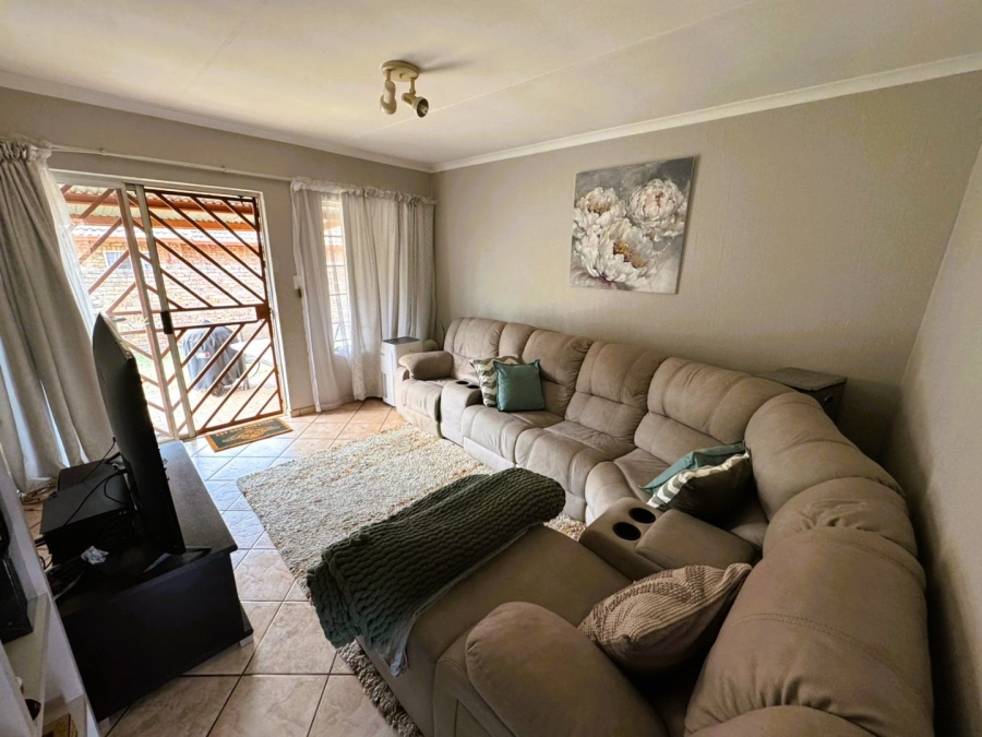 2 Bedroom Property for Sale in Amberfield Gauteng