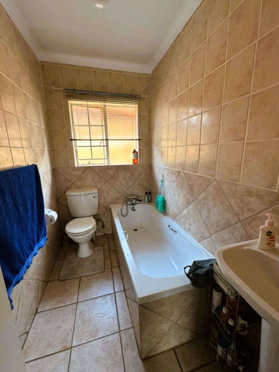 2 Bedroom Property for Sale in Amberfield Gauteng