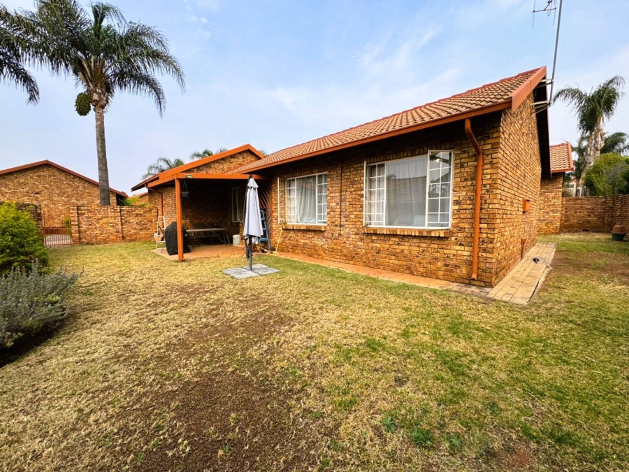 2 Bedroom Property for Sale in Amberfield Gauteng