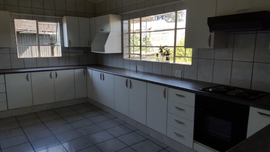 To Let 4 Bedroom Property for Rent in Lanseria Gauteng