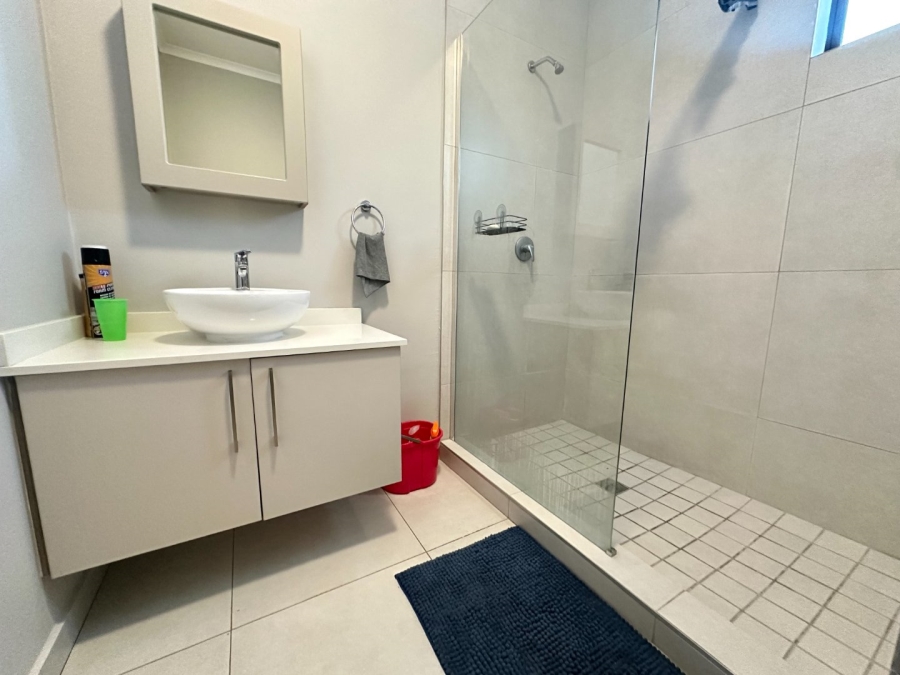 2 Bedroom Property for Sale in Crowthorne AH Gauteng