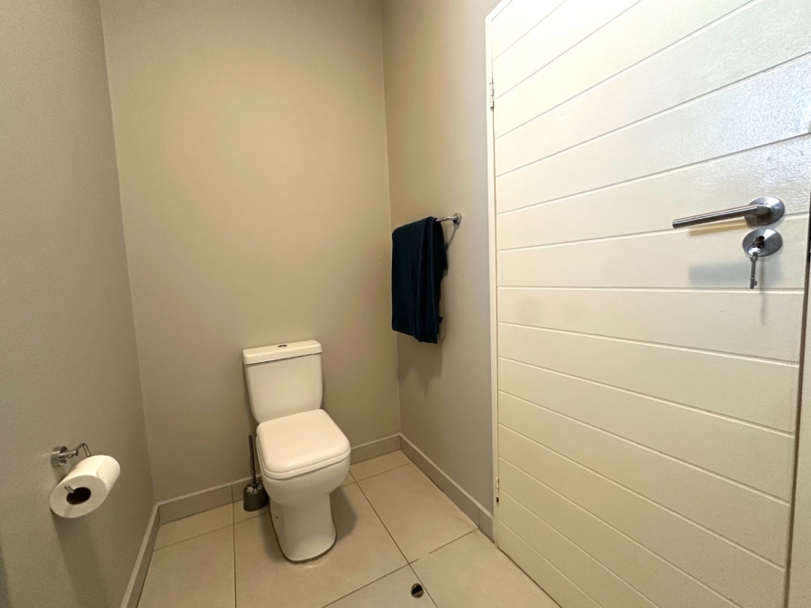 2 Bedroom Property for Sale in Crowthorne AH Gauteng