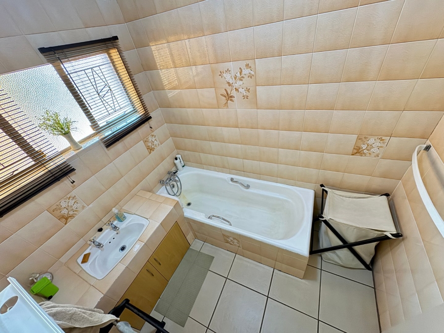 3 Bedroom Property for Sale in Lyttelton Manor Gauteng