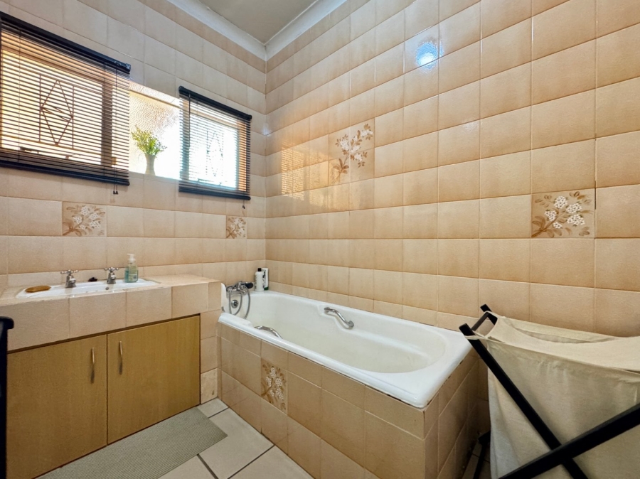 3 Bedroom Property for Sale in Lyttelton Manor Gauteng