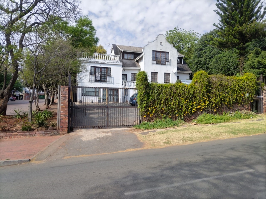 6 Bedroom Property for Sale in Melville Gauteng